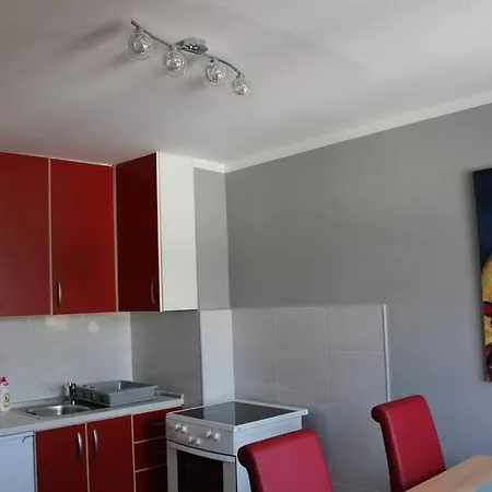 Comfortable Near The Center *