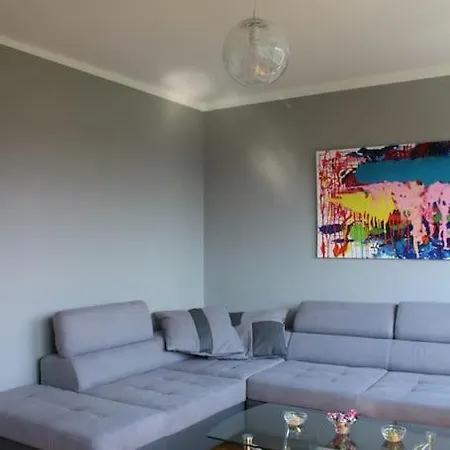 Comfortable Near The Center דירה באניה לוקה