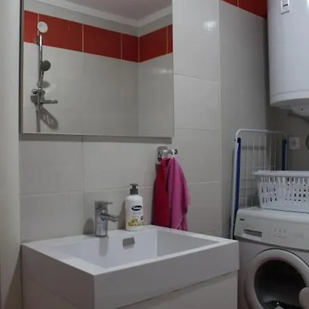 Comfortable Near The Center *